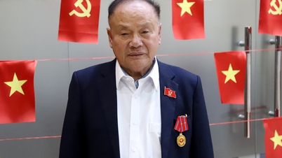 A 90 éves feltalálót a vietnami elnök hősi címmel tüntette ki.