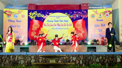 Le quartier de Pleiku a organisé un programme culturel intitulé « Célébration de la fête glorieuse - Célébration de l'année du Cheval 2026 ».