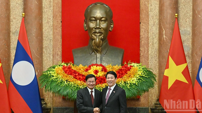 [Foto] Präsident Luong Cuong trifft sich mit Generalsekretär und Präsident von Laos, Thongloun Sisoulith.