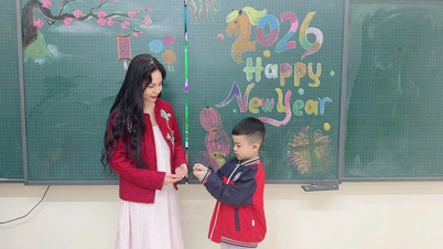 Học sinh lớp 2 nhặt được sợi dây chuyền trị giá 80 triệu đồng, trả lại người đánh mất