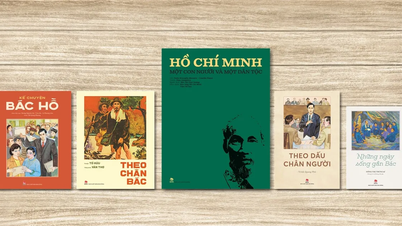 Les pages du livre recréent les journées que le président Hô Chi Minh a passées à Pac Bo.