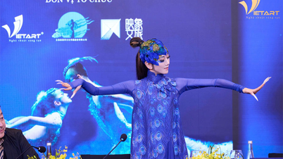 "Peacock" by Chinese artist Yang Liping will be performed in Hanoi.