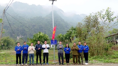 The solar-powered street lighting project in Na Giang village was inaugurated.