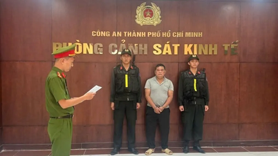 ນະຄອນໂຮ່ຈິມິນ: ເຈົ້າໜ້າທີ່ໄດ້ຮື້ຖອນການດຳເນີນງານຂະໜາດໃຫຍ່ທີ່ກ່ຽວຂ້ອງກັບການແຊ່ຫອຍທາກໃນສານເຄມີອຸດສາຫະກຳພິເສດ.