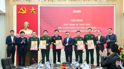 ໜັງສືພິມປະຊາຊົນ (ບິ່ງຫງອກ) ຈຳນວນ 40,000 ສະບັບ ໄດ້ບໍລິຈາກໃຫ້ແກ່ເຈົ້າໜ້າທີ່ ແລະ ທະຫານຊາຍແດນ ແລະ ເກາະດອນຕ່າງໆ.