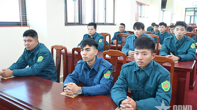 Provinční vojenské velení Quang Ninh provádí zákon o lidové protivzdušné obraně a pracuje na správě vzdušného prostoru.