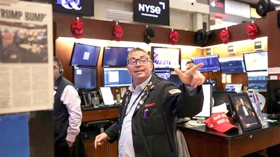 S&P 500 지수가 사상 최고치를 경신했지만, 보험주 하락으로 다우존스 지수는 급락했습니다.