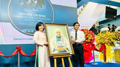 Pembukaan pameran tentang kehidupan dan karier mantan Wakil Presiden Nguyen Thi Binh.