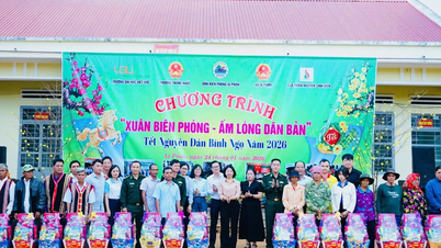 "ລະດູໃບໄມ້ປົ່ງຢູ່ຊາຍແດນ - ເຮັດໃຫ້ຫົວໃຈຂອງຊາວບ້ານອົບອຸ່ນ": ເສີມສ້າງຄວາມຜູກພັນລະຫວ່າງທະຫານແລະປະຊາຊົນ, ປົກປ້ອງຊາຍແດນຂອງປະເທດຊາດ.