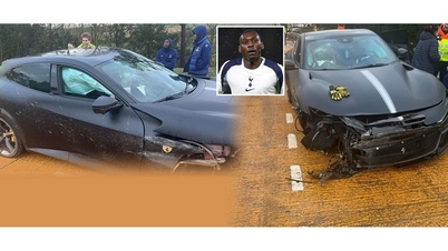Un attaccante del Tottenham è rimasto coinvolto in un incidente stradale, la sua Ferrari è andata distrutta.