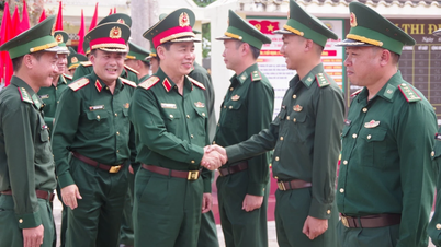 Vietnam Halk Ordusu Genel Siyasi Dairesi'nden bir heyet, Le Thanh Uluslararası Sınır Kapısı Sınır Muhafaza İstasyonu'nu ziyaret ederek yeni yıl tebriklerini iletti.