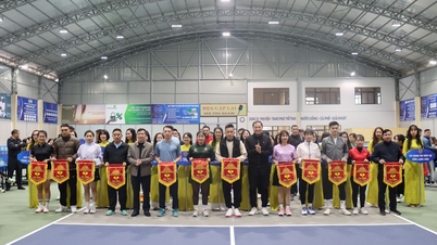 Pickleball-Turnier zur Begrüßung der Konferenz, die die Nachahmungs- und Auszeichnungsarbeit des Nachahmungsclusters der Justiz- und Zivilvollzugsbehörden in den Berg- und Grenzprovinzen Nordvietnams im Jahr 2025 zusammenfasst.