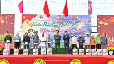 Die Menschen in der Küstenregion Chan May - Lang Co feiern Tet (vietnamesisches Neujahr) vorgezogen.