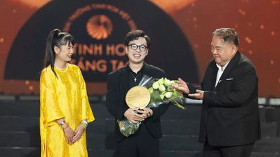 "Chào Show" was honored at the 2025 Vietnamese Excellence Awards.