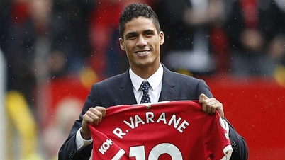 Varane: 'Ăn mừng danh hiệu cùng Man United cảm xúc hơn so với vô địch Champions League tại Real'