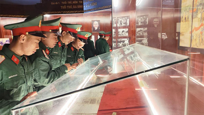 Die 968. Division organisierte eine Zeremonie für Soldaten, die im Jahr 2026 aus dem Dienst entlassen werden sollen, bei der sie Weihrauch darbrachten und historische Stätten besuchten.