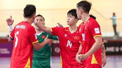 Vietnams futsal-lag 2-0 Libanon (første omgang): Ngoc Anh dobler scoringen.