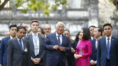 欧州理事会議長は地下鉄トンネルまで行き、文廟を訪れた。