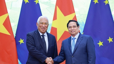 Premier Pham Minh Chinh spotyka się z przewodniczącym Rady Europejskiej.