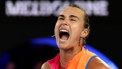 Sabalenka cuestiona al árbitro tras ser penalizada por 'gritos inusuales' en el partido de semifinales.
