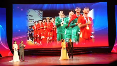 លោក Dinh Bac និងក្រុម U22 វៀតណាម ត្រូវបានផ្តល់កិត្តិយសនៅក្នុងព្រឹត្តិការណ៍ Victory Cup ឆ្នាំ ២០២៥។
