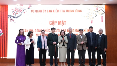 ការិយាល័យ​គណៈកម្មការ​ត្រួតពិនិត្យ​កណ្តាល​បាន​រៀបចំ​កិច្ចប្រជុំ​ជាមួយ​មន្ត្រី​ចូលនិវត្តន៍​ក្នុង​ឱកាស​បុណ្យចូលឆ្នាំ​ថ្មី​ប្រពៃណី​ចិន ឆ្នាំ២០២៦ (ឆ្នាំសេះ)។
