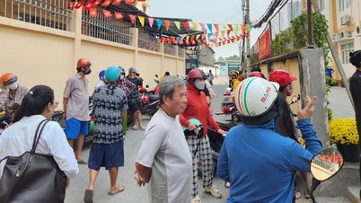 មន្ទីរអប់រំ និងបណ្តុះបណ្តាលទីក្រុងហូជីមិញ បានចេញសេចក្តីណែនាំបន្ទាន់មួយ ទាក់ទងនឹងកម្មវិធីអាហារថ្ងៃត្រង់នៅសាលារៀន ដែលកំពុងបង្កឱ្យមានការខឹងសម្បារជាសាធារណៈ។