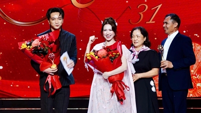 Penyanyi Hoa Minzy menang besar di Anugerah Mai Vang 2025.