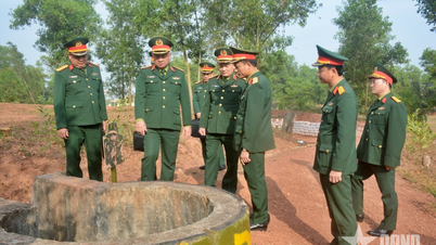 ພົນເອກ ຫງວຽນກວາງຫງອກ: ກອງພົນທີ 18 (ກອງພົນ 325) ຍົກສູງກຳລັງແຮງສູ້ຮົບ ແລະ ຮັບມືກັບສະຖານະການໄດ້ຢ່າງຄ່ອງແຄ້ວ.