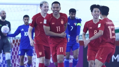 Bayan Pang, Vietnam'la yapacakları futsal maçı öncesinde Tayland takımını cömertçe ödüllendirdi.