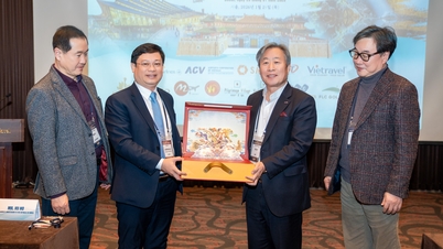 Introducing tourism and promoting the opening of a South Korea-Hue flight route.