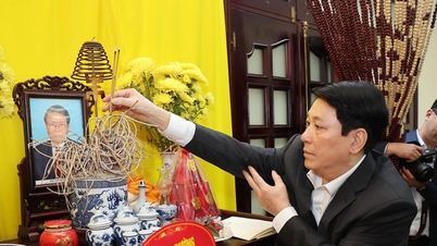 Chủ tịch nước Lương Cường thắp hương tưởng nhớ các đồng chí nguyên lãnh đạo Đảng, Nhà nước