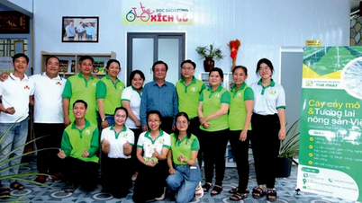 ທ່ານຮອງປະທານສະພາແຫ່ງຊາດ ເລມິງຮວານ ພົບປະ ແລະ ໂອ້ລົມກັບຊາວໜຸ່ມຊົນນະບົດແຂວງ ດົ່ງທາບ.