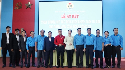 Signing a cooperation agreement to expand benefits for union members.