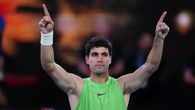 Alcaraz réalise une remontée spectaculaire pour atteindre la finale de l'Open d'Australie pour la première fois.
