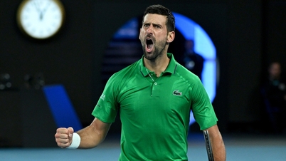 Djokovic ສ້າງ 'ຄື້ນຊ໊ອກ' ທີ່ Australian Open.