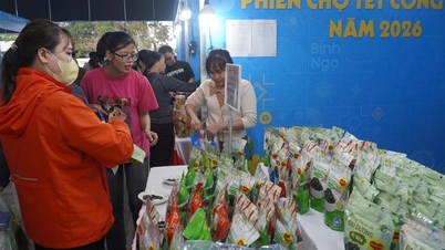 แจกบัตรส่วนลด 15,000 ใบ ให้แก่พนักงานในนิคมอุตสาหกรรมตามถัง