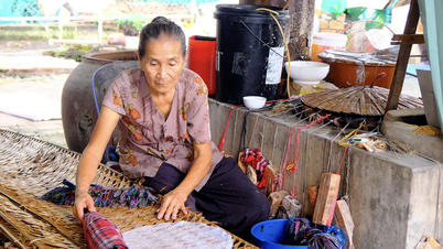 ໝູ່ບ້ານຜະລິດເຈ້ຍເຂົ້າທີ່ມີອາຍຸຫຼາຍສັດຕະວັດແຫ່ງນີ້ ກຳລັງຄຶກຄື້ນໄປດ້ວຍກິດຈະກຳຕ່າງໆໃນຊ່ວງເທດສະການປີໃໝ່ຈີນ.