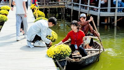 Los espacios con la tradicional temática del Tet (Año Nuevo vietnamita) atraen a los jóvenes.