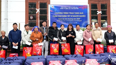 'Warm Spring of Love' in het dorp Slam Coóc, gemeente Thượng Quan