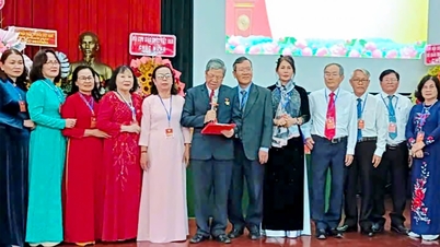Domnul Dao Duc Trinh a fost ales președinte al Asociației Profesorilor Pensionari din provincia Dong Nai.