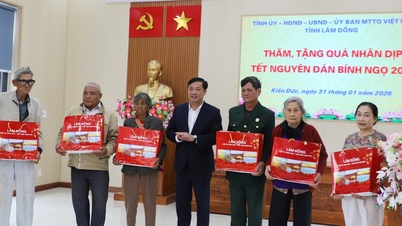 Kamerad Le Trong Yen melawat dan menyampaikan ucapan Tahun Baru kepada komune-komune di barat wilayah Lam Dong.