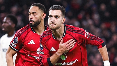 Real Madrid ve Bayern Münih, Manchester United'ın yıldız oyuncusunu transfer etmek için kıyasıya bir yarış içinde.