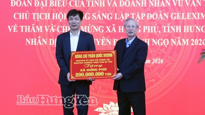El ex miembro permanente del Secretariado del Comité Central del Partido, Tran Quoc Vuong, visita y presenta regalos en las comunas de Thai Thuy, Tien Hai y Hung Phu.