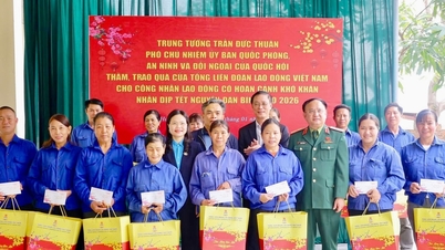Generallöjtnant Tran Duc Thuan, vice ordförande i utskottet för nationellt försvar, säkerhet och utrikesfrågor, besökte och överlämnade Tet-gåvor till missgynnade arbetare i Nghe An.