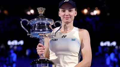 Rybakinová sesadila Sabalenkovou z trůnu a stala se novou královnou Australian Open.