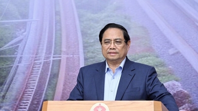 Le Premier ministre Pham Minh Chinh : Nous envisageons les trois méthodes de partenariat public-privé (PPP) pour le projet de ligne ferroviaire à grande vitesse Nord-Sud.