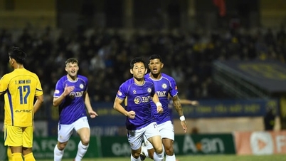 하노이 FC는 빈 스타디움에서 열린 송람응에안과의 경기에서 눈부신 활약을 펼치며 압도적인 승리를 거뒀다.