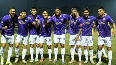 Trots att de fick ett rött kort vann Hanoi FC ändå enkelt.