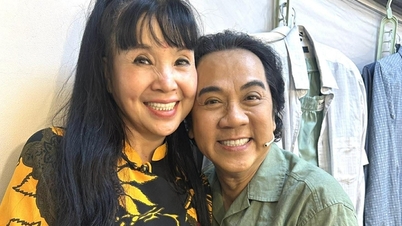 L'artista popolare Lan Hương si riunisce con l'artista meritevole Thành Lộc.